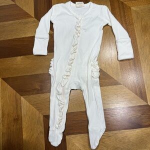 SIIX organic cotton Cream Kids Footie with hand covers and ruffle butt zip close
